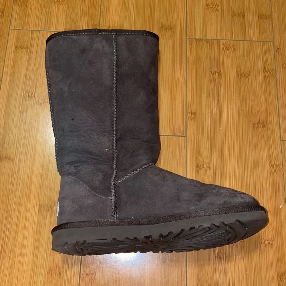 Chocolate Tall Uggs - Picture 4 of 4